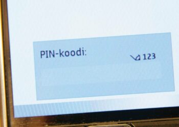 Ennen muisteltiin puhelinnumeroita, nyt maksukorttien, nettipankkien ja puhelimien tunnuslukuja.
