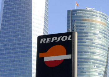 Espanjalainen öljy-yhtiö Repsol vaatii Argentiinalta kahdeksan miljardin euron korvausta tytäryhtiönsä YPF:n kansallistamisesta.
