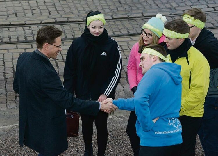 Opiskelijajärjestöjen edustajat olivat torstaina vastassa Säätytaloon puoliväliriiheen kokoontunutta hallitusta.