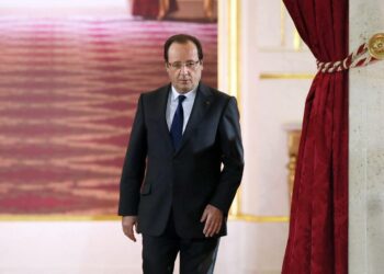 Presidentti François Hollande saapumassa lehdistötilaisuuteen Élysée-palatsiin viime torstaina.