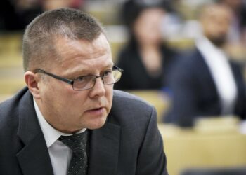 Vasemmistoliiton Markus Mustajärvi.