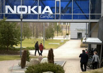 Nokia aloittaa yt-neuvottelut arviolta 1 300 työpaikan vähentämisestä Suomessa.