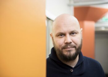 Dan Koivulaakso on kaupunginvaltuutettuna Helsingissä.