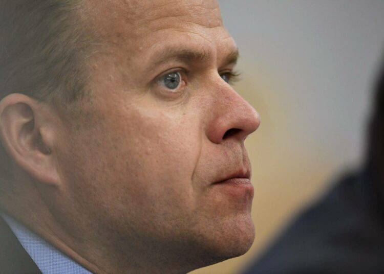 Valtiovarainministeri Petteri Orpo suuttui kyselytunnilla vasemmistoliitolle.