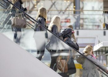 Suomalaisnuoria kielteisemmin romaneihin suhtauduttiin vain Unkarissa, Slovakiassa ja Georgiassa.