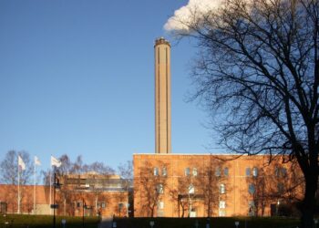 Ruotsin viimeinen hiilivoimala Värtaverket sijaitsee suomalaistenkin hyvin tunteman Värtanin sataman lähellä.