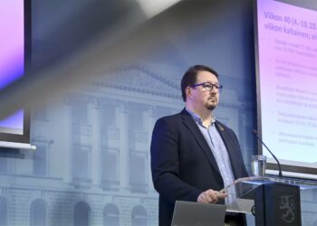 Rokotus suojaa vakavalta taudilta hyvin, ja se suojaa myös tartunnalta. Mutta jos et ole rokotettu, varmasti saat taudin jossain vaiheessa, Mika Salminen sanoi.