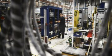 Työ ja työnhakijat eivät kohtaa toisiaan. Ilmiö on ennätysluvuissa.