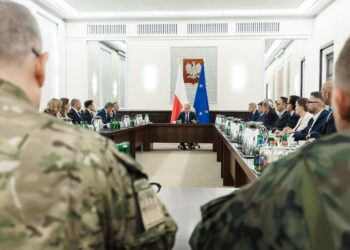 Puolan pääministeri Donald Tusk järjesti tänään hätäkokouksen droonien vuoksi.