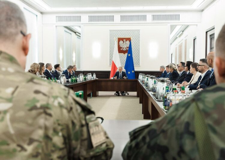Puolan pääministeri Donald Tusk järjesti tänään hätäkokouksen droonien vuoksi.