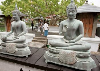 Buddha-patsaita pääkaupungissa Colombossa.