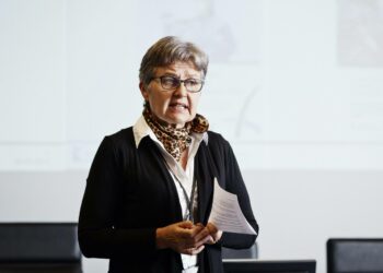 Kuntaliiton sosiaali- ja terveysasioista vastaava johtaja Tarja Myllärinen kertoi Kuntaliiton tutkimusten tuloksista toukokuun lopulla.