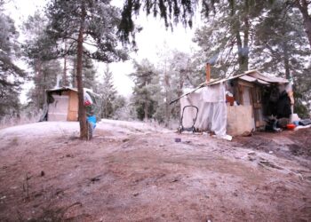 Monet EU-siirtolaiset elävät teltoissa ja muissa väliaikaisissa asumuksissa.
