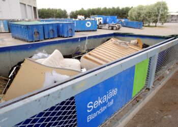 Suomalaiset vievät yli puolet jätteistään kaatopaikoille, ruotsalaiset neljä prosenttia ja saksalaiset vain prosentin.