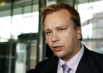 Antti Kaikkonen ilmoitti keskiviikkona eroavansa eduskunnan suuren valiokunnan varapuheenjohtajan tehtävästä,