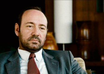Kevin Spacey esittää Hollywoodin julkkisten terapeuttia, jolla asiat ovat huonommassa jamassa kuin asiakkaillaan.