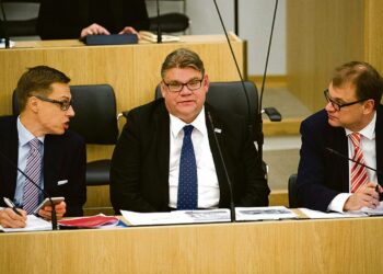 Alexander Stubb, Timo Soini ja Juha Sipilä johtavat katastrofista toiseen toljailevaa hallitusta.