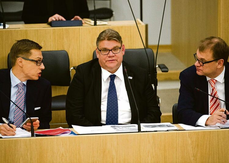 Alexander Stubb, Timo Soini ja Juha Sipilä johtavat katastrofista toiseen toljailevaa hallitusta.