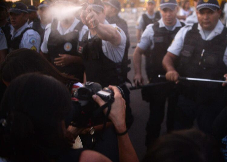 Amnestyn raportin mukaan vuonna 2007 poliisi tappoi tai teloitti Rion alueella laittomasti 1 330 ihmistä.