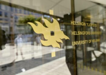 Laura Huhtasaari vaati yliopistoa arvioimaan Oula Silvennoisen tutkimusten objektiivisuutta.