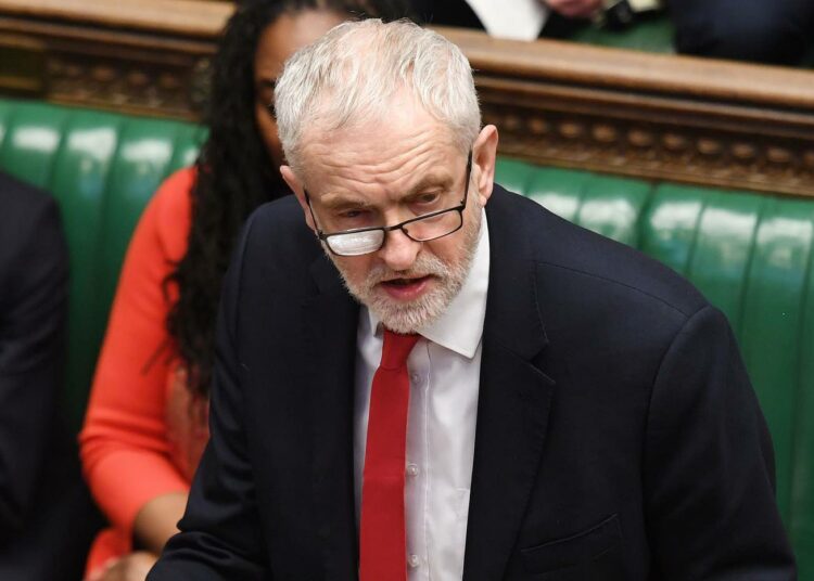 Työväenpuolueen puheenjohtajana viimeisiä viikkojaan toiminut Jeremy Corbyn parlamentissa helmikuussa.