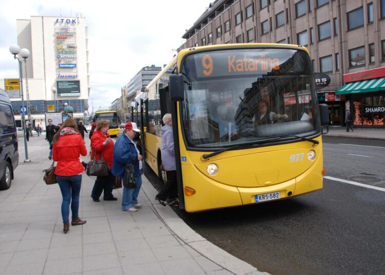 Turussa vaaditaan panostusta joukkoliikenteeseen ja kevyeen liikenteeseen.