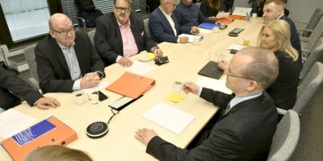 Teknologiateollisuuden työnantajat ja Teollisuusliitto aloittivat neuvottelut teknologiateollisuuden työntekijöiden työehtosopimuksen uudistamisesta 12. syyskuuta.