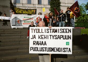 Jokavuotinen budjettimielenosoitus muistutti keskiviikkona ministereitä siitä, missä mennään, kun tuloerot kasvavat.