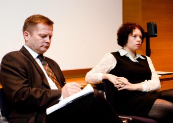 Anna Kontulan ja Markus Mustajärven näkemykset ulkomaalaislakiin hakkeilla olevasta saatavuusharkinnasta poikkeavat toisistaan.