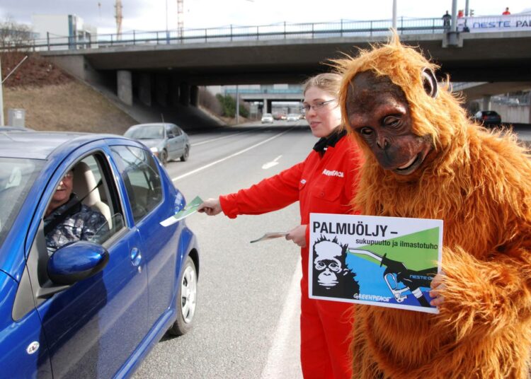 Greenpeace kampanjoi keväällä 2012 palmyöljydieseliä vastaan.