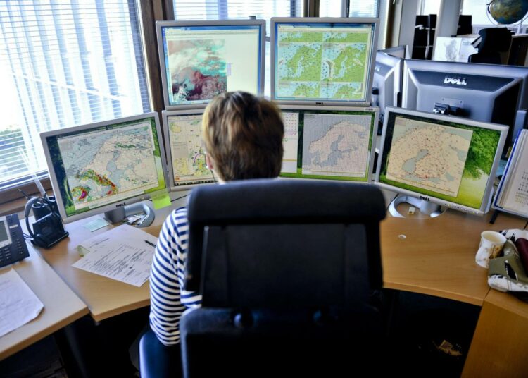 Tutkitulla ajanjaksolla sukupuolten ero säännöllisen työajan keskituntiansiossa nousi 19 prosentista 23,5 prosenttiin.