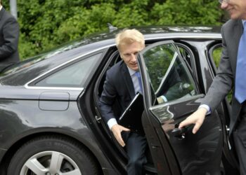 Maatalous- ja ympäristöministeri Kimmo Tiilikainen (kesk.) piti torstaina nykyisen ministerikautensa ensimmäisen mediatilaisuuden.