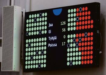 Hallitus sai syksyllä monta luottamuslausetta, vaikka toimintaa on leimannut hapuilu.