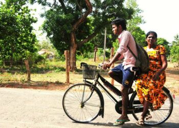 Sri Lankan teenviljelyalueella ja pohjoisosassa on ”köyhyystaskuja”, joiden asukkaista liki 30 prosenttia elää vailla riittävää toimeentuloa. Kuva Pohjoisesta maakunnasta.