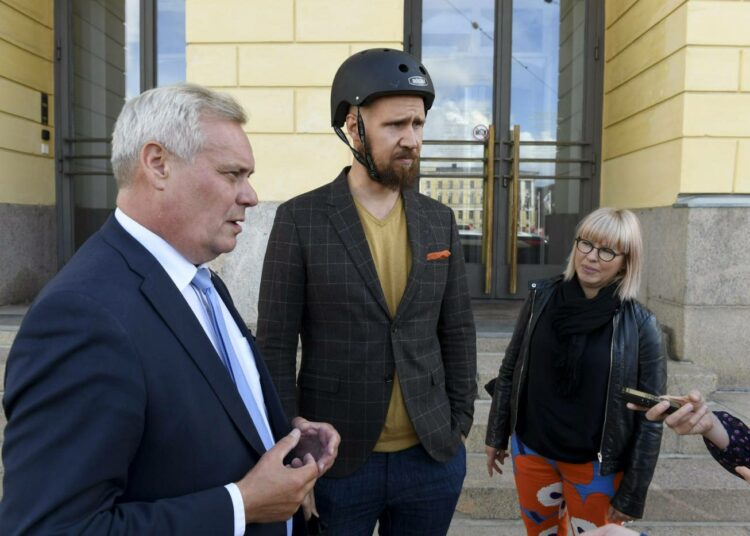 Punavihreässä oppositiossa Antti Rinteen SDP ja Aino-Kaisa Pekosen edustama vasemmistoliitto etenevät. Touko Aallon vihreät ovat sellaisessa syöksyssä, että suojakypärä on tarpeen.