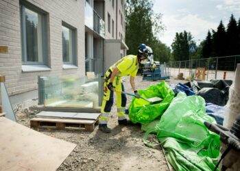 Taantumassa olevan Suomen talouden arvioidaan supistuvan tänä vuonna 0,3 prosenttia.