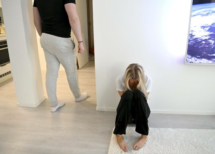 Yli puolet Suomessa asuvista on kokenut elämänsä aikana fyysistä ja/tai seksuaalista väkivaltaa tai sen uhkaa. EU-maiden keskiarvo on 31 prosenttia.