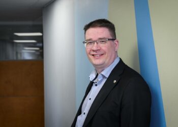 Yrittäjien tulisi maksaa omat eläkkeensä itse, sanoo Insinööriliiton Samu Salo.