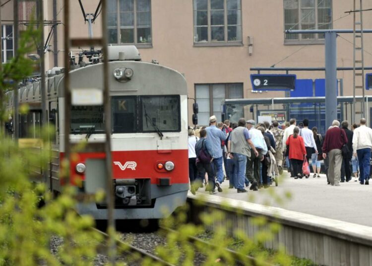 Ammattiliitoissa katsotaan, että rautateiden liikennejärjestelmää hajanaiseksi pilkkovan kilpailuttamisen sijasta pitäisi satsata niihin tekijöihin, jotka todellisuudessa parantavat koko raideliikennejärjestelmän tulevaisuutta.