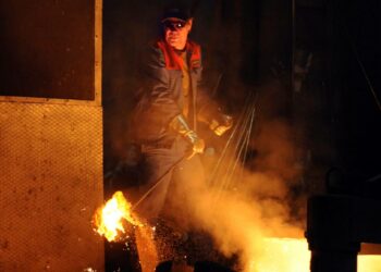Useampi kuin kolme viidestä metallialan työntekijästä on viiden viimeksi kuluneen vuoden aikana ollut vähintään viikon työttömänä tai lomautettuna tai tehnyt vähintään kuukauden lyhennettyä työviikkoa.
