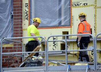 Rakentamisessa henkilöstömäärän arvioidaan supistuvan aiempaan tapaan.