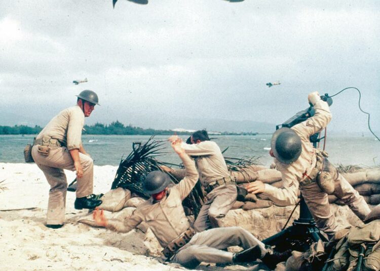 Pearl Harborin yllätyshyökkäyksestä joulukuussa 1941 kertova realistinen sotaelokuva seuraa tapahtumia sekä amerikkalaisten että japanilaisten silmin.