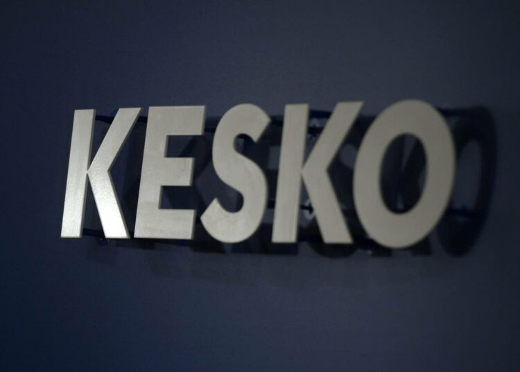 Kesko on irtisanonut 200 työntekijää, joiden lisäksi se on ilmoittanut vähentävänsä yhteensä 235 työntekijää.