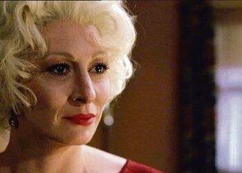 Huijarit on rikosjännäri ammattihuijareista, joiden läheisimpiä ihmissuhteita alan armoton todellisuus koettelee.  Kuvassa Anjelica Huston.