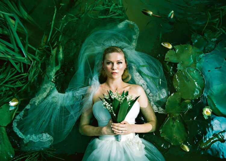 Melancholia on Lars von Trierin elokuva masennuksesta ja maailmanlopusta. Kuvassa Justine (Kirsten Dunst).