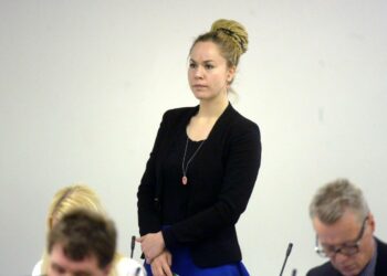 Suomen kehitysrahoista ei voi rahoittaa hankkeita, joihin epäillään liittyvän ihmisoikeusloukkauksia tai jopa murhia, kansanedustaja Hanna Sarkkinen sanoo.