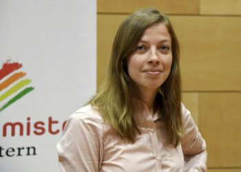 Li Andersson muistuttaa lasten oikeuksista.