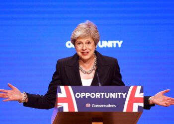 Pääministeri Theresa May kamppailee asemastaan konservatiivipuolueen sisällä.
