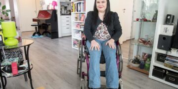 Elina Nykyri muistuttaa siitä, että usein vammaiset joutuvat vaatimaan oikeuksiaan valitusten kautta.