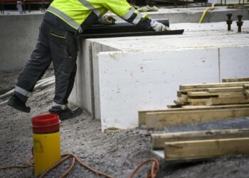 Harva tietää, paljonko tuloista maksetaan eläkemaksuja.